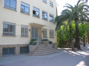 Uno de los pabellones de aulas de las Jesuitinas